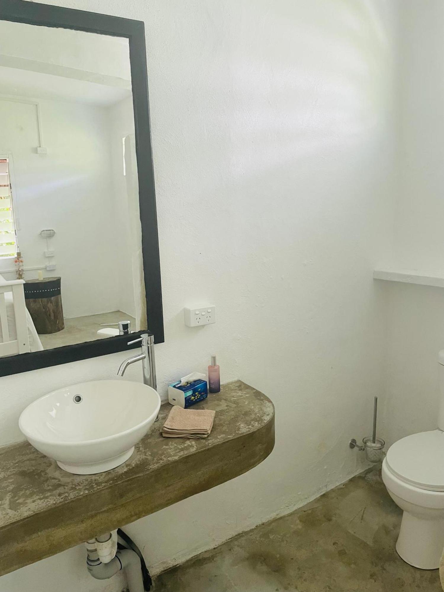 Banana Bay Beach Club Bed & Breakfast Eton Dış mekan fotoğraf