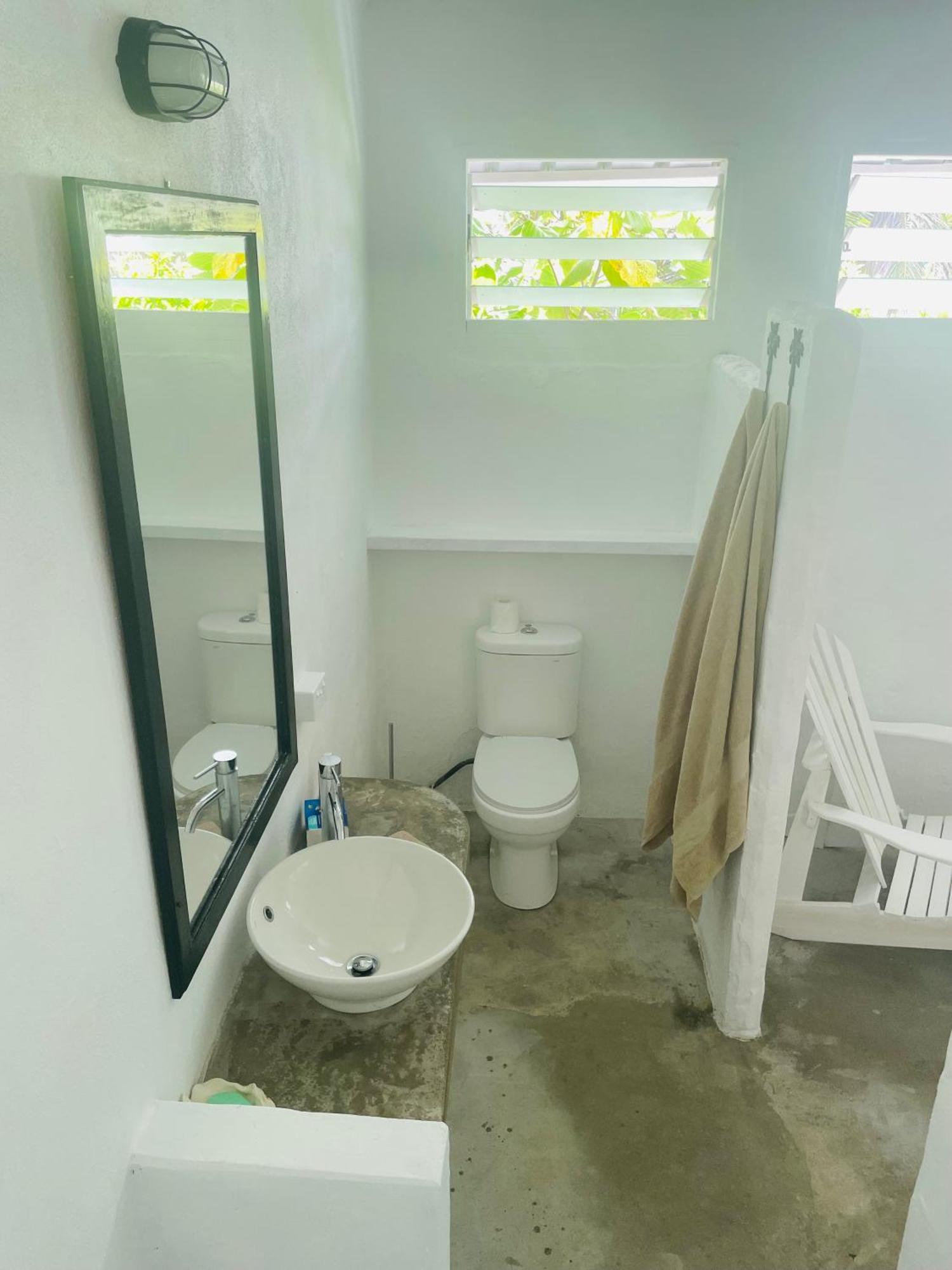 Banana Bay Beach Club Bed & Breakfast Eton Dış mekan fotoğraf